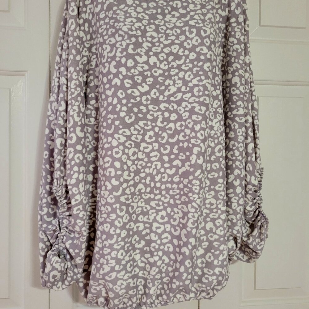 Oddi Leopard Print Wide Neckline Woven Poncho Tunic Grey Size 2XL NEW